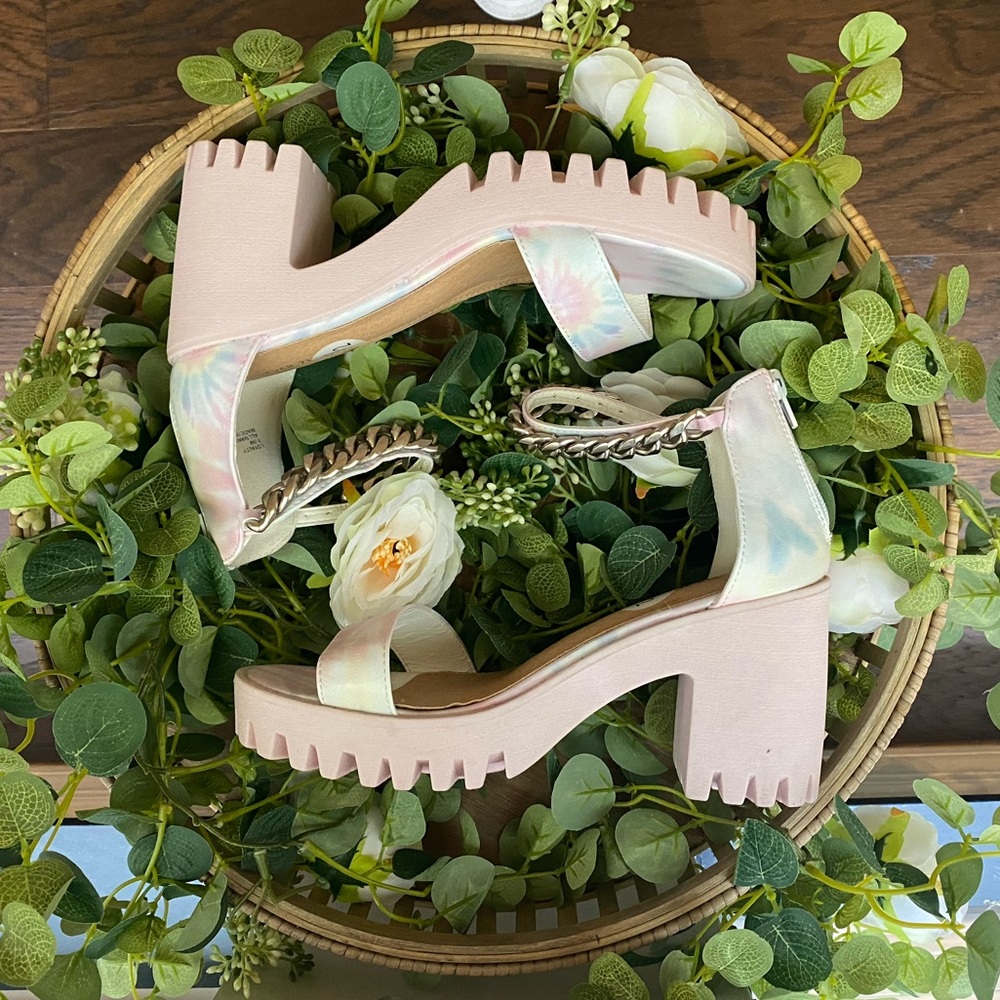 WOMENS FOREVER 21 COTTON CANDY CHUNKY HEELS